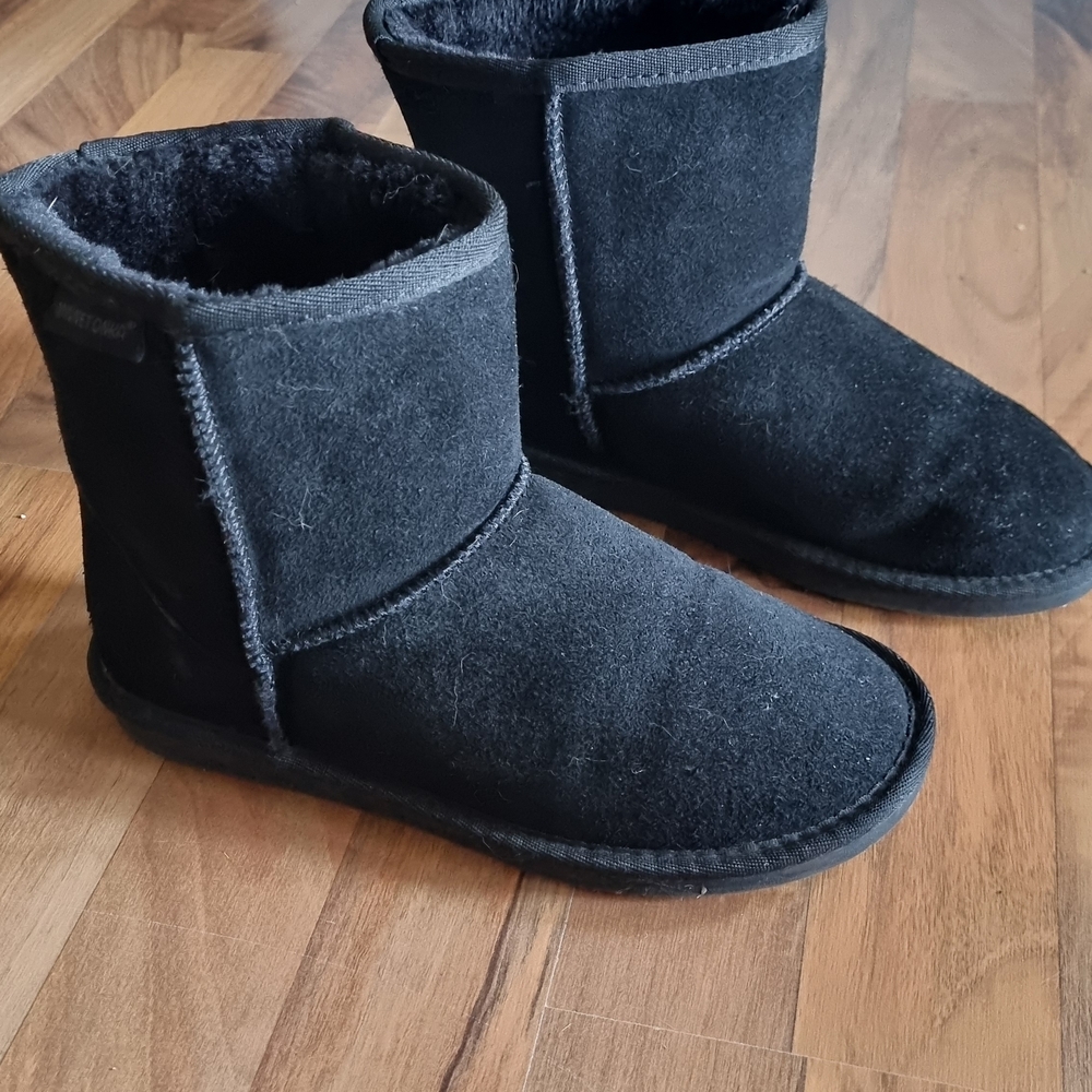 Minnetonka Black Suede Flats